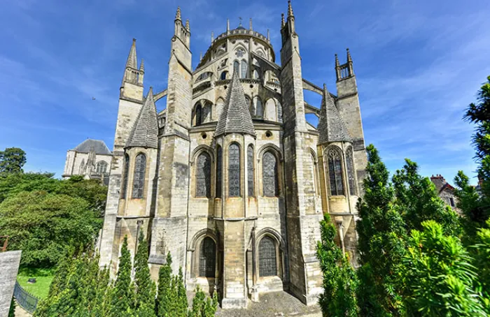 La cathédrale de Bourges, lieu de départ du marathon du cher
